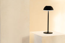 Afbeelding in Gallery-weergave laden, a Led tafellamp zwart
