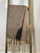 Afbeelding in Gallery-weergave laden, Sjaal
