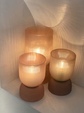 Afbeelding in Gallery-weergave laden, Tafellamp LED oud roze
